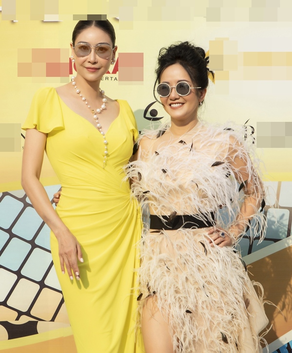 Hồng Nhung lên đồ trẻ trung đụng độ Hà Tăng: Khoe được dáng nuột nhưng vẫn mất điểm vì phụ kiện-2