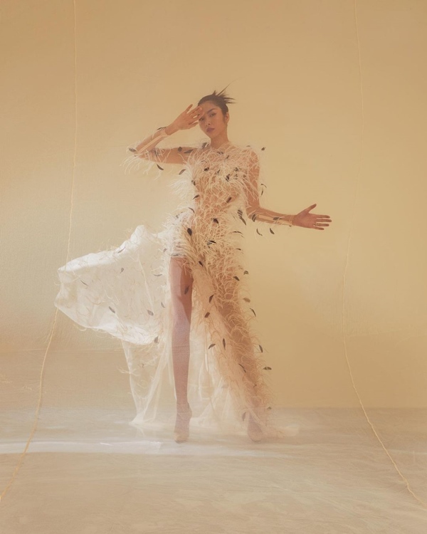 Hồng Nhung lên đồ trẻ trung đụng độ Hà Tăng: Khoe được dáng nuột nhưng vẫn mất điểm vì phụ kiện-4