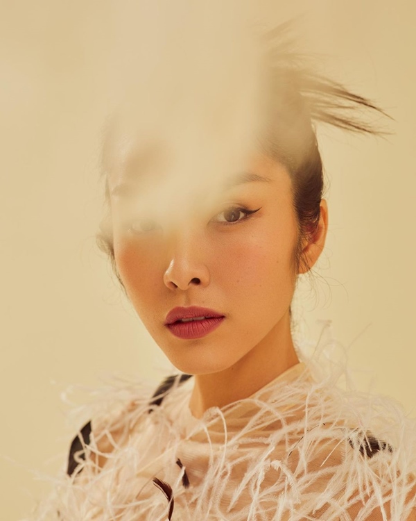 Hồng Nhung lên đồ trẻ trung đụng độ Hà Tăng: Khoe được dáng nuột nhưng vẫn mất điểm vì phụ kiện-5