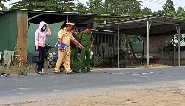 Thai phụ tử vong sau va chạm xe máy-1