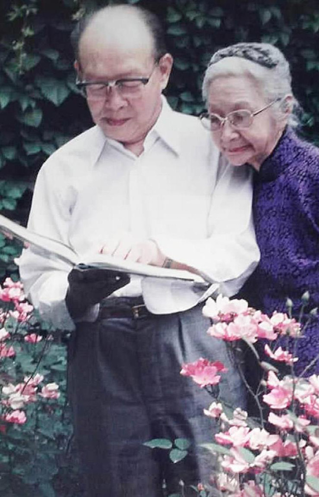 Chàng trai nghèo cầu hôn, tiểu thư giàu đáp lại đúng một câu khiến ông không tin vào tai mình, sau 69 năm hôn nhân, vợ mất ông thốt lên 7 chữ đau thương tận cùng!-7