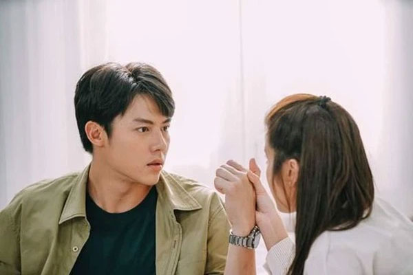 Vợ muốn thuê người trông con đi làm lại thì chồng tuyên bố: Không làm được phải tự bỏ hết tiền, để rồi tiếng gọi bi bô ấy đủ khiến anh ta tái mét-1