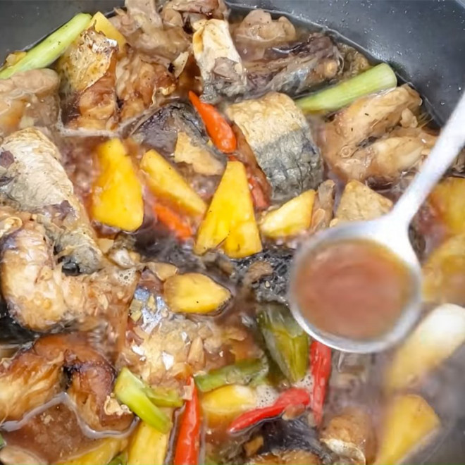 Cá nục kho cùng thứ quả này ăn cùng cơm nóng cả nồi cũng đánh bay-6