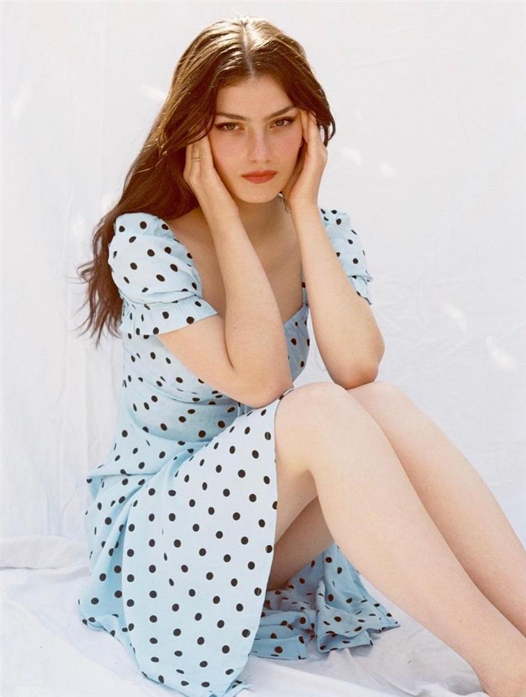 5 mẫu váy gái Pháp đang diện nhiều nhất: Kiểu nào mặc lên cũng auto trẻ xinh như mộng-7