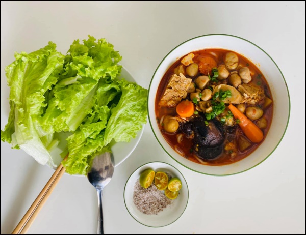 MC Đại Nghĩa làm bún Huế chay ngon mê ly, bạn bè thúc giục: Tài nghệ đỉnh thế này mở quán được rồi!-2