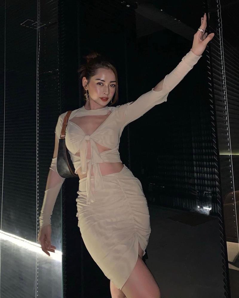 Đụng váy cut-out táo bạo: Hoàng Thùy khoe chân dài nhưng Chi Pu mới chiếm sóng nhờ body chuẩn đét-2