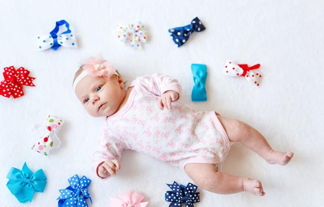 Mặc quần áo cho con nên tránh những màu sắc này để khỏi bị muỗi đốt-2