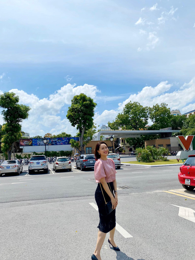 Hồng Diễm có loạt outfit chuẩn công sở mà vẫn cực trẻ xinh, chị em học theo để ghi trọn điểm thanh lịch-6