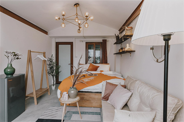 Cô nàng trổ tài biến hoá phòng thờ thành phòng gác mái Tây Tây, riêng chiếc bồn tắm chill như ở resort-4