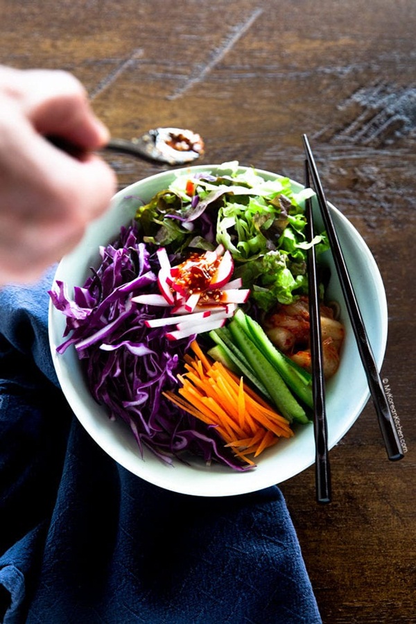 Cách làm salad mì trộn kiểu Hàn Quốc đơn giản lại thơm ngon, không lo bị béo-3