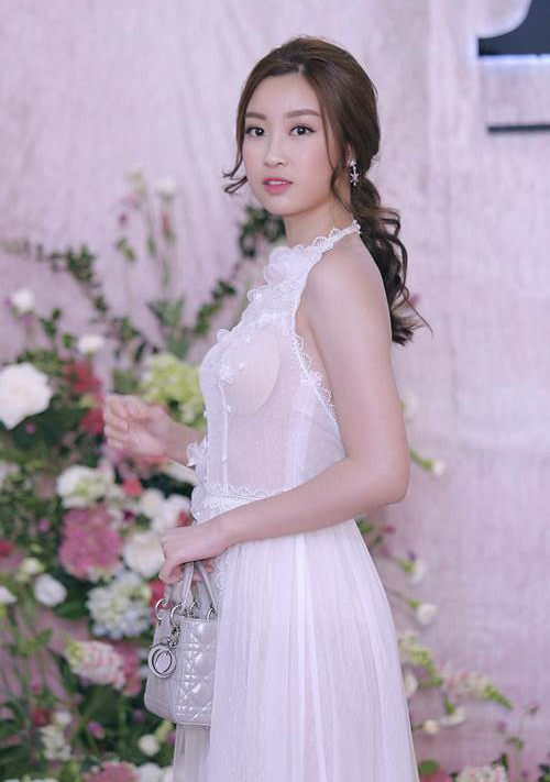 HH Đỗ Mỹ Linh có thù với nội y lắm, 5 lần 7 lượt mắc lỗi khiến dân tình chán không buồn nhắc-6