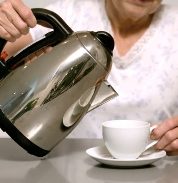 6 thói quen khi sử dụng ấm siêu tốc ảnh hưởng đến tính mạng-5