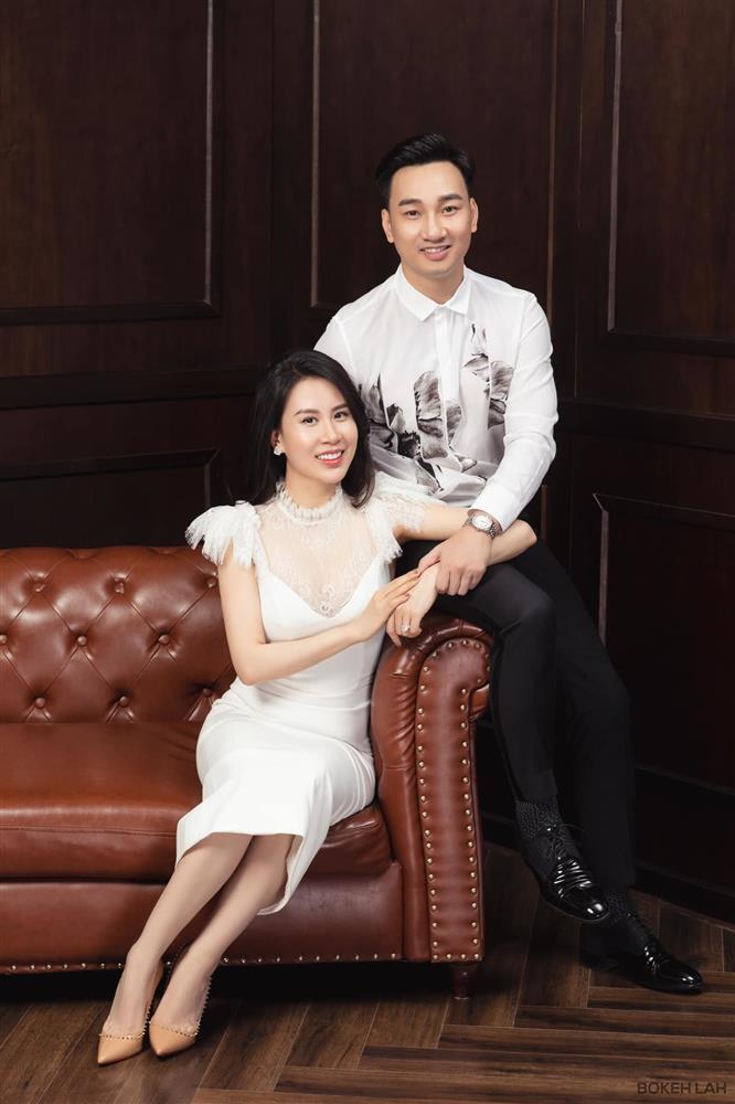 Bà xã MC Thành Trung khoe con trai 13 tháng tuổi đã biết ăn cơm như người lớn-5