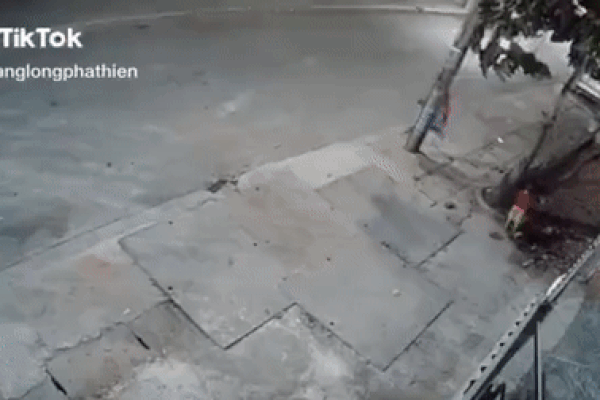 Rời nhà chưa đến 5 phút, lúc trở về, người mẹ suýt ngất xỉu tại chỗ khi nhìn thấy bộ dạng của con gái-2