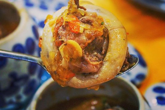 Kỳ lạ món mắt cá 'bốc lửa', thực khách 'toát mồ hôi' thưởng thức ở Phú Yên