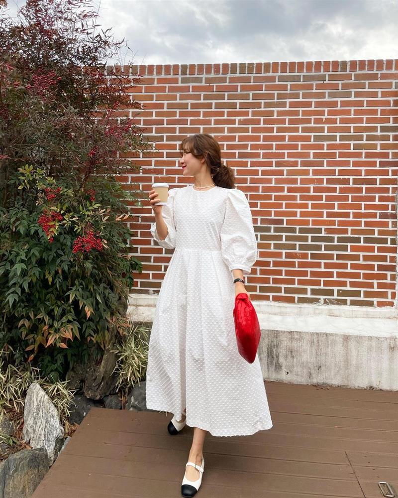 Hè đến là gái Hàn lại diện đủ kiểu váy trắng siêu trẻ xinh và tinh tế, xem mà muốn sắm cả lố về nhà-4