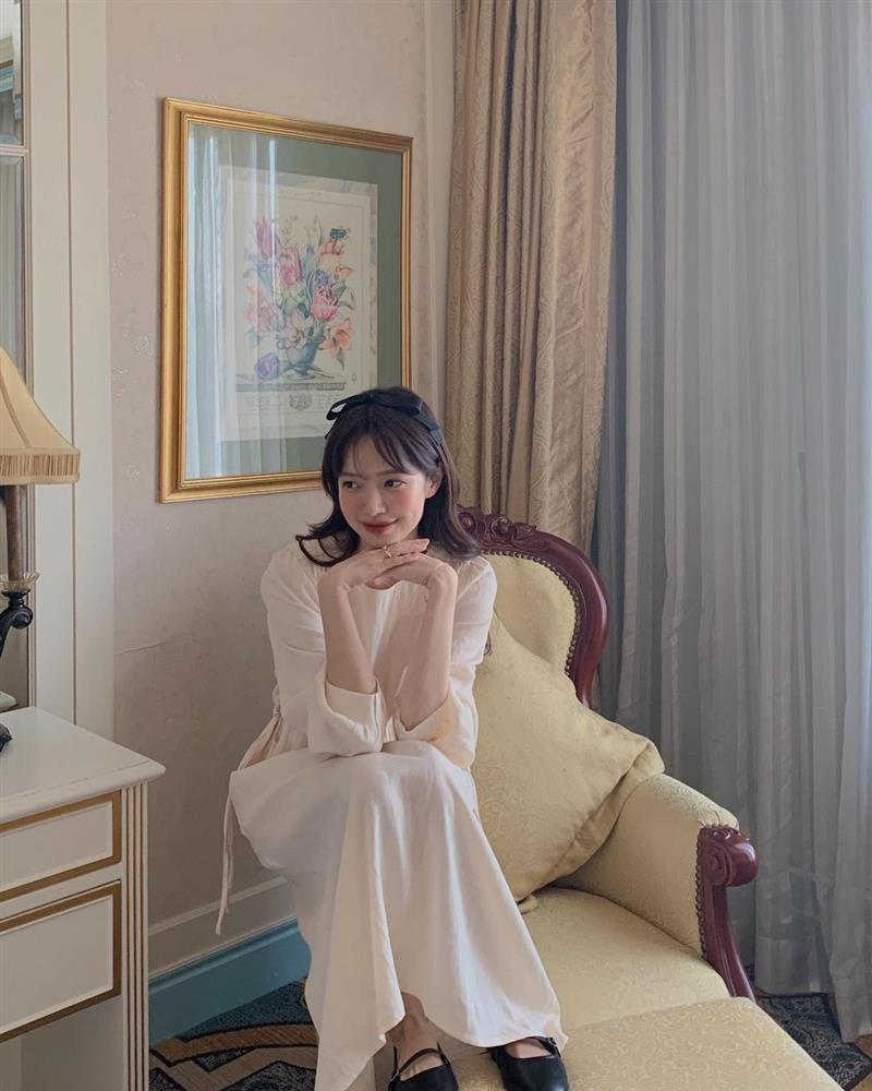 Hè đến là gái Hàn lại diện đủ kiểu váy trắng siêu trẻ xinh và tinh tế, xem mà muốn sắm cả lố về nhà-8
