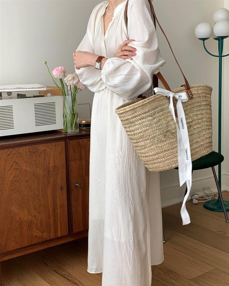 Hè đến là gái Hàn lại diện đủ kiểu váy trắng siêu trẻ xinh và tinh tế, xem mà muốn sắm cả lố về nhà-15