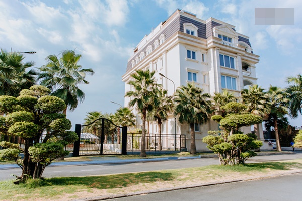 Biệt thự sân vườn ngập tràn hoa lan vạn người mê của ca sĩ Mỹ Linh-12