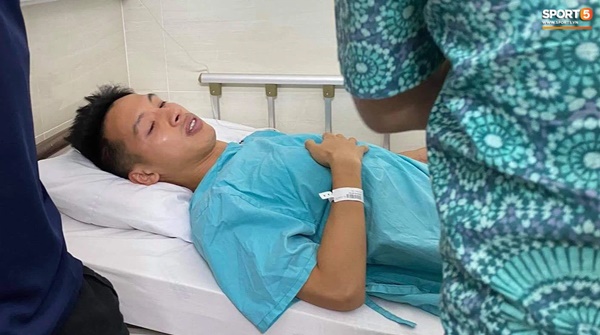 Báo chí thế giới đồng loạt đưa tin về chấn thương kinh hoàng của Hùng Dũng, lo lắng cho cơ hội đi tiếp của tuyển Việt Nam ở vòng loại World Cup-3