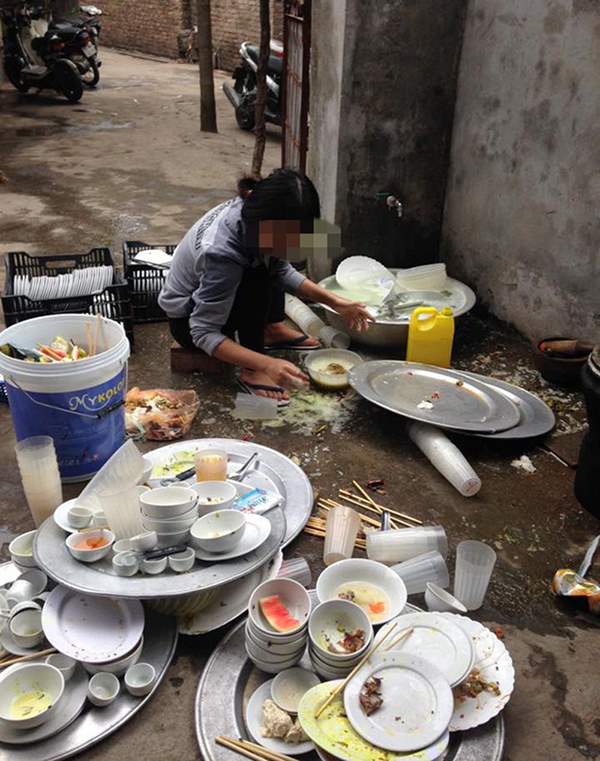 Về ra mắt phải rửa cả đống bát, cô gái cầu cứu được mẹ chốt hạ: Đạp một phát rồi đi về, không lấy người này thì lấy người khác, nhà mình giàu mà-1