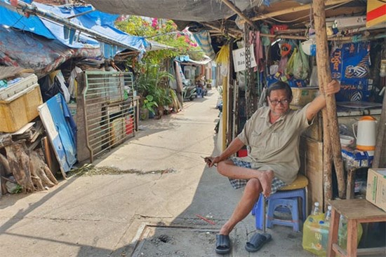 Người dân hẻm Bố Già chạnh lòng nói về việc Trấn Thành khó tiếp xúc, không cởi mở: 