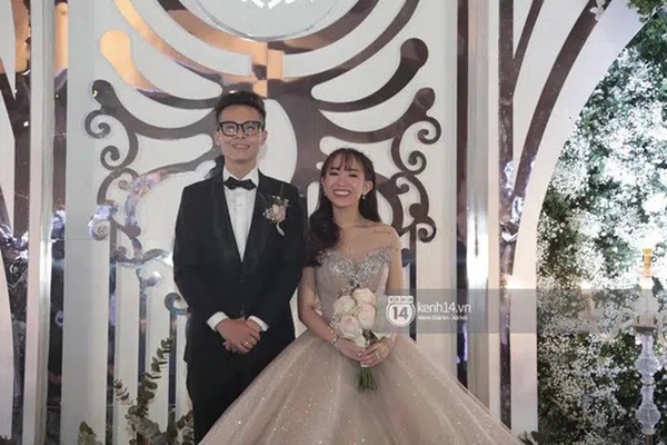 Vợ 2 Minh Nhựa - Mina Phạm chăm chú nhìn chồng hộ tống cháu ngoại trên siêu xe trong tiệc mừng 1 tuổi-2