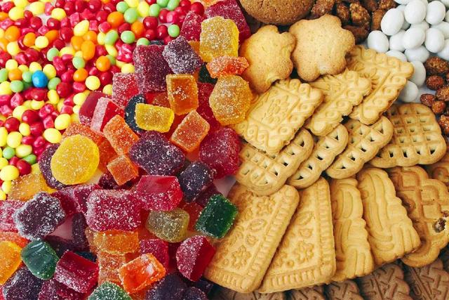 Bé 3 tuổi không bao giờ ăn đường nhưng miệng vẫn đầy răng sâu: Bố mẹ cần lưu ý những vấn đề được nha sĩ chỉ ra-1