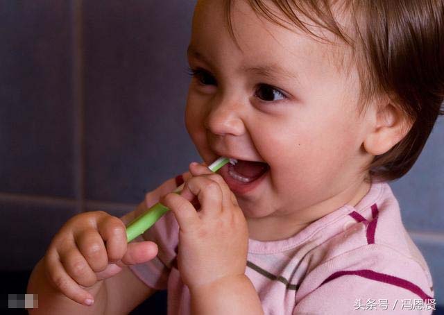 Bé 3 tuổi không bao giờ ăn đường nhưng miệng vẫn đầy răng sâu: Bố mẹ cần lưu ý những vấn đề được nha sĩ chỉ ra-4