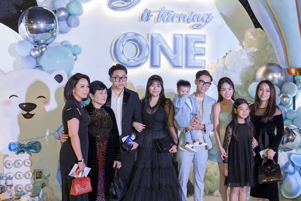 Ái nữ thứ 2 của đại gia Minh Nhựa phổng phao thấy rõ, chẳng mấy mà lọt top rich kid đình đám-6