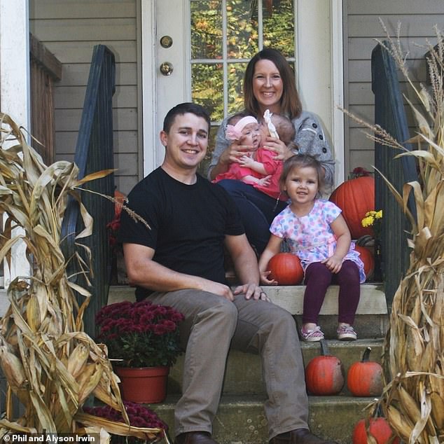 Tin chắc mình đang mang thai cậu bé khổng lồ, nhưng bác sĩ lại thông báo một tin khiến bà mẹ như bị sét đánh-2