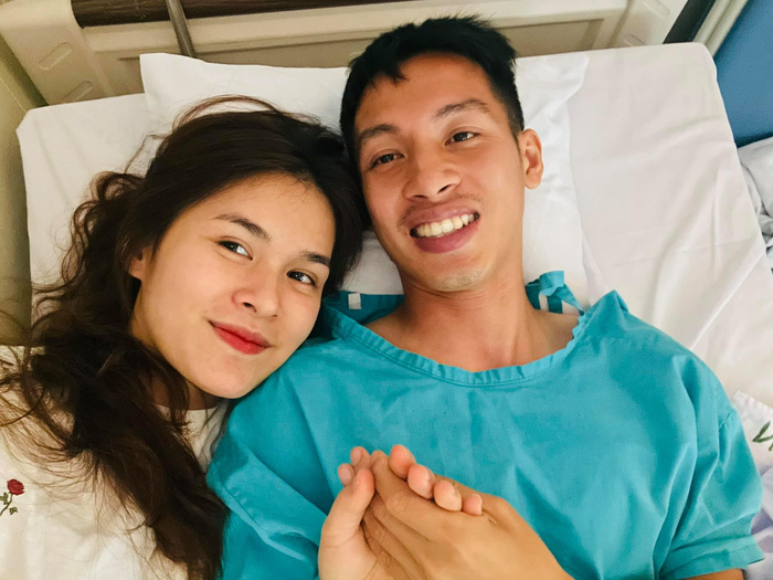 Hùng Dũng bơ phờ sau ca mổ, Mộc Trinh vẫn lầy lội chọc cười chồng bằng được-3