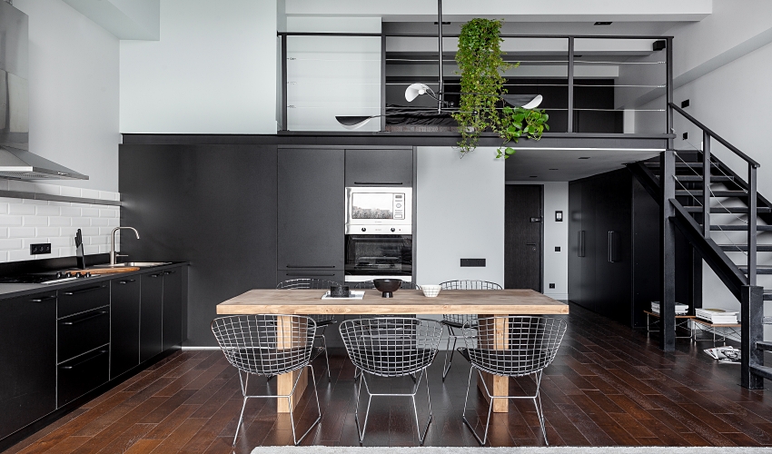 Ngôi nhà màu đen trắng thiết kế gác lửng hiện đại, chỉ rộng 15m2 nhưng ánh sáng tự nhiên vẫn tràn ngập không gian-1