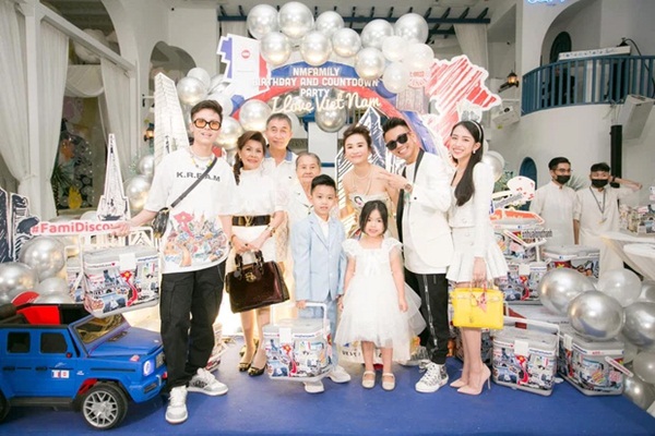 Chi tiết hé lộ mối quan hệ hiện tại giữa vợ 2 và con riêng của Minh Nhựa-4