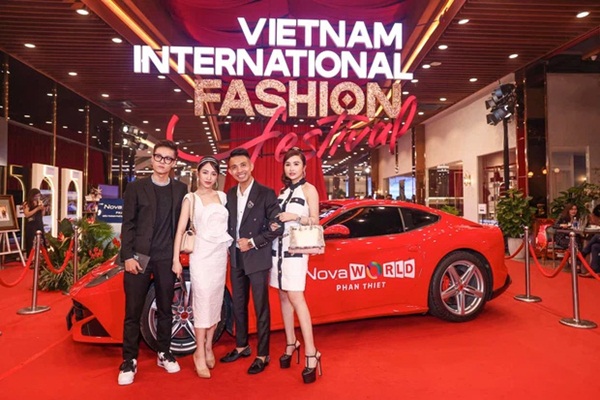 Chi tiết hé lộ mối quan hệ hiện tại giữa vợ 2 và con riêng của Minh Nhựa-5