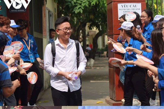 Đề xuất giảm mức lệ phí đăng ký xét tuyển đại học cho thí sinh