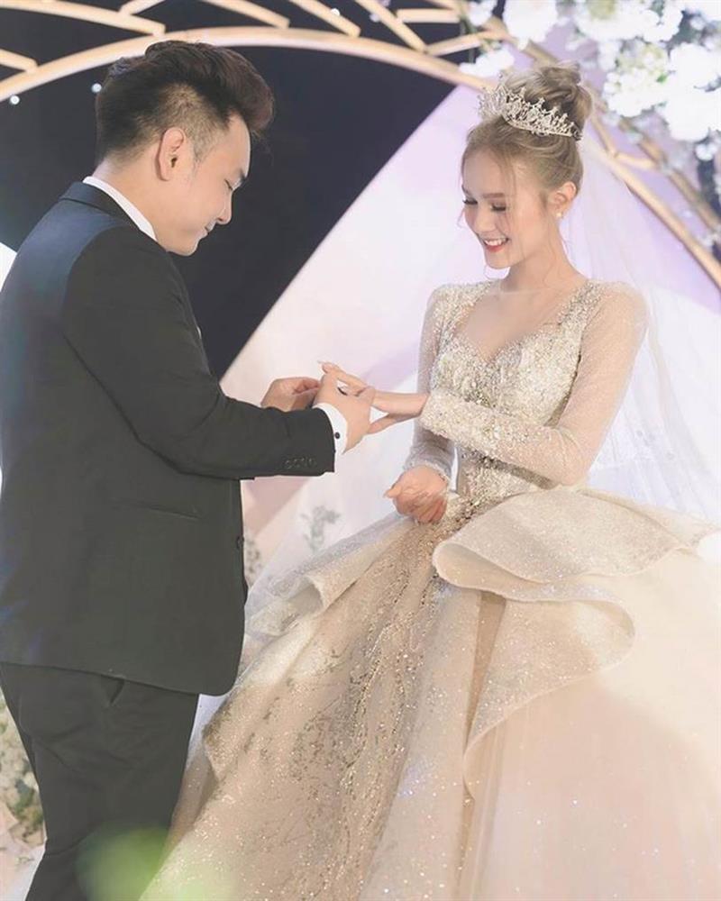 Bóc giá 7 chiếc váy cưới cao cấp Showbiz Hàn Quốc