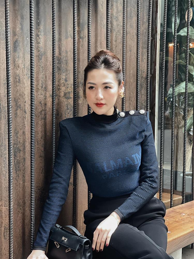 Nhìn Á hậu Tú Anh lên đồ công sở đẹp mê, chị em tăm tia ngay được 10 set siêu xinh diện đi làm-4