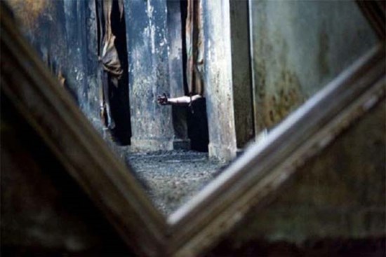 Bí ẩn chiếc gương giết người chỉ sau vài ngày tiếp xúc, hơn 100 năm đoạt mạng 38 người khiến giới sưu tầm đồ cổ khiếp sợ