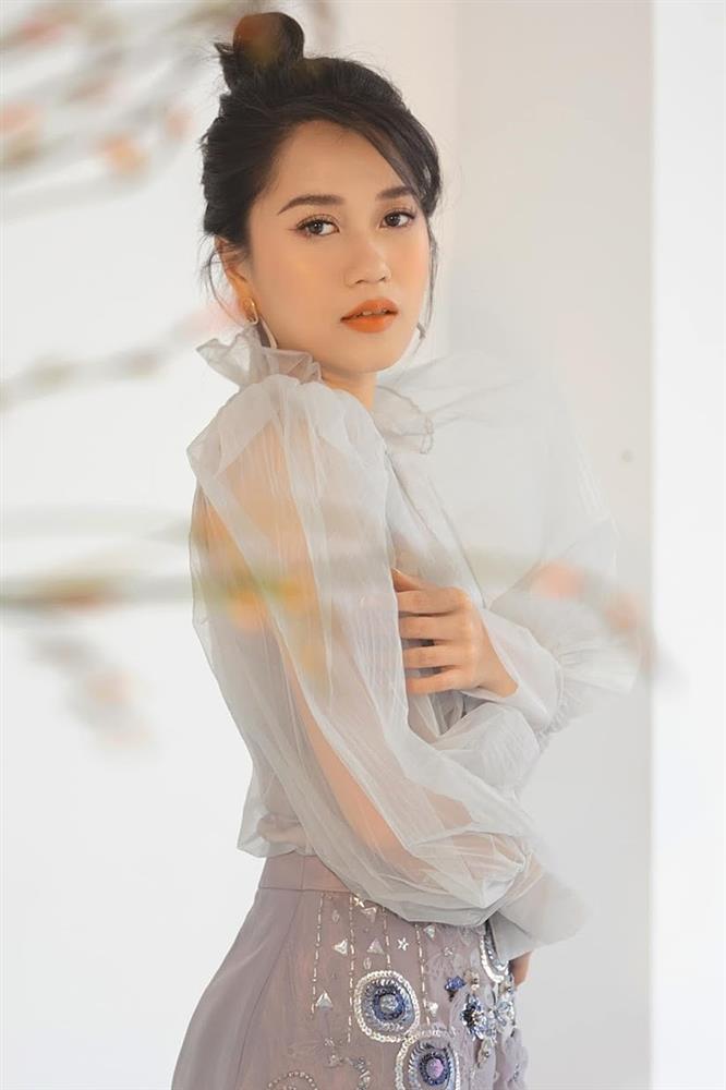 Ngỡ ngàng khi nhìn lại nhan sắc ngày xưa của dàn nữ danh hài Vbiz: Hồng Đào quá đỗi gợi cảm, Vân Dung từng lọt top cao của Hoa hậu Việt Nam-10