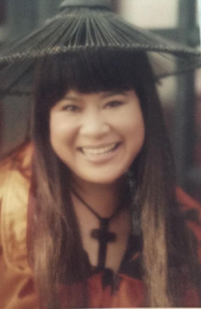 Ngỡ ngàng khi nhìn lại nhan sắc ngày xưa của dàn nữ danh hài Vbiz: Hồng Đào quá đỗi gợi cảm, Vân Dung từng lọt top cao của Hoa hậu Việt Nam-19