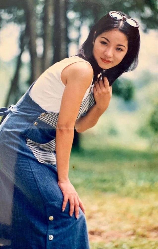 Ngỡ ngàng khi nhìn lại nhan sắc ngày xưa của dàn nữ danh hài Vbiz: Hồng Đào quá đỗi gợi cảm, Vân Dung từng lọt top cao của Hoa hậu Việt Nam-21