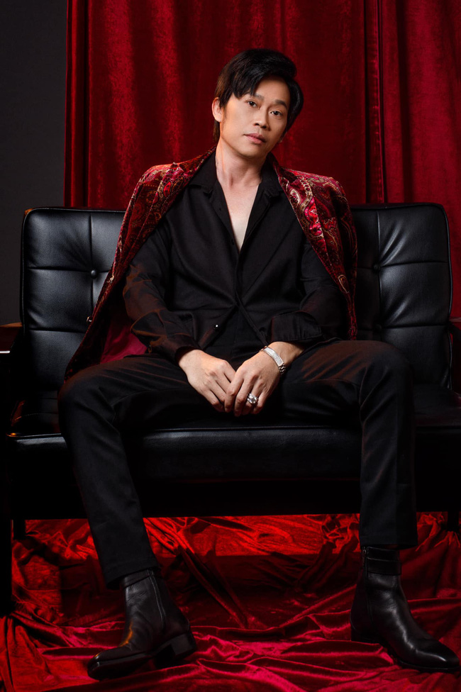 Ca sĩ Phi Nhung gây xôn xao MXH khi bất ngờ cầu hôn nghệ sĩ Hoài Linh-1