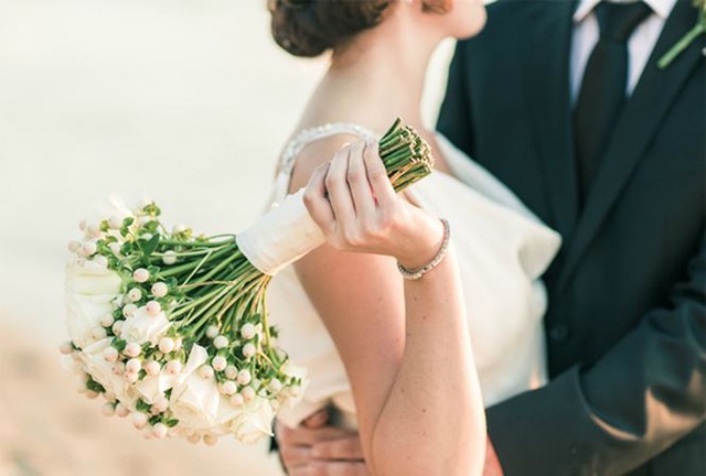 Suy sụp với cô em 33 tuổi, cưới chồng lần 4-1