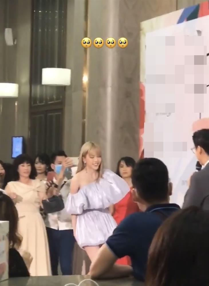 Team qua đường bắt trọn nhan sắc thật của Thiều Bảo Trâm tại sự kiện, ngoài đời có xinh lung linh như trên ảnh sống ảo?-4