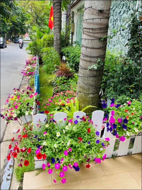 Biệt thự triệu đô của Vy Oanh và chồng đại gia hoa tươi nở bốn mùa, cây trái sai trĩu quả-15