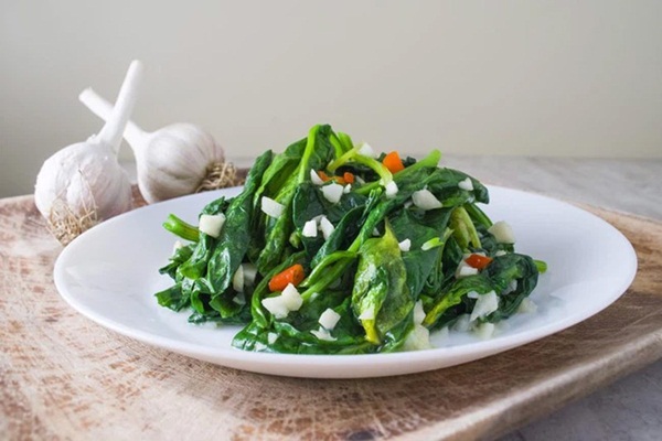 Các loại rau xanh đậm rất ngon và bổ dưỡng, nhưng 2 đối tượng này cần cẩn trọng khi ăn kẻo khiến bệnh thêm nặng-1