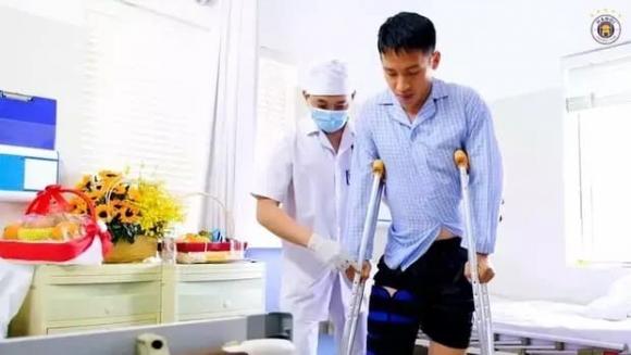 Tiền vệ Đỗ Hùng Dũng xuất viện, chia sẻ về sức khoẻ hiên tại-4