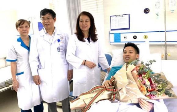 Tiền vệ Đỗ Hùng Dũng xuất viện, chia sẻ về sức khoẻ hiên tại-1