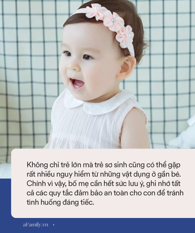 Bé 7 tháng tuổi đang nằm chơi bỗng dưng cáu gắt, nôn ọe vì nuốt phải một vật trên áo: Rất nhiều mẹ đang cho con mặc áo kiểu này!-3